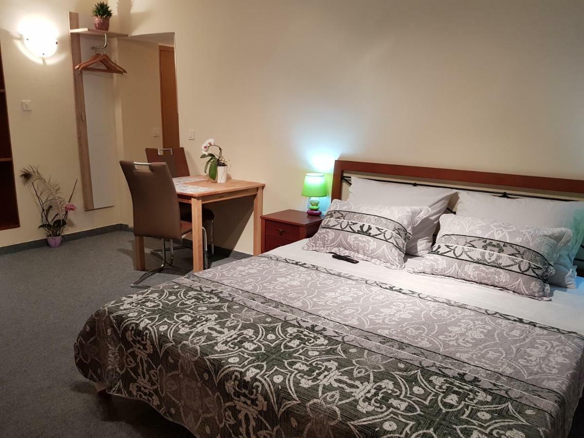 Elg Rooms Postojna Εξωτερικό φωτογραφία