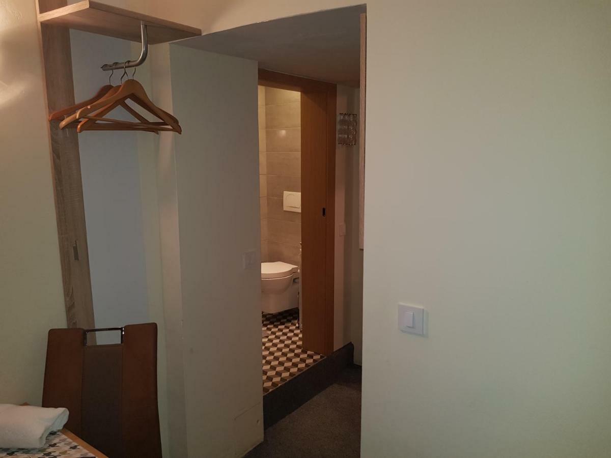 Elg Rooms Postojna Εξωτερικό φωτογραφία
