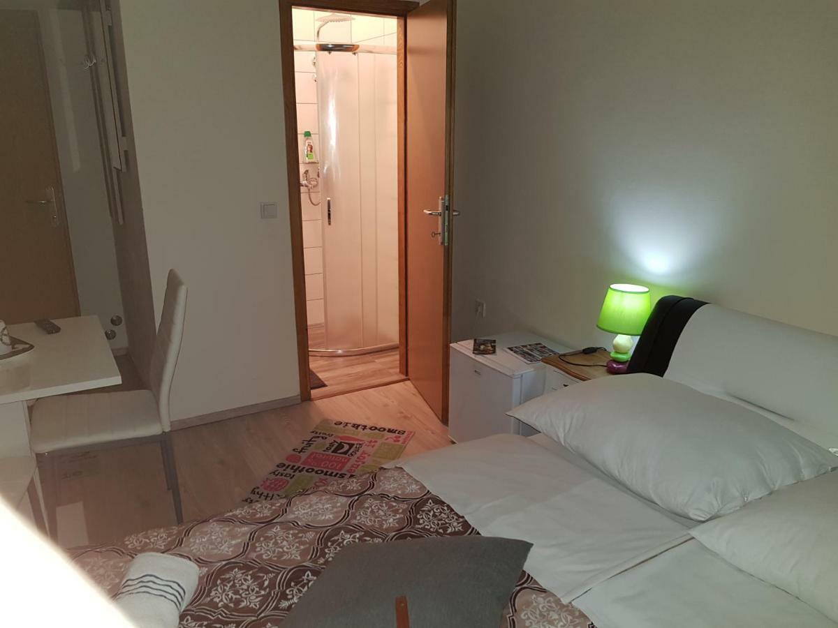 Elg Rooms Postojna Εξωτερικό φωτογραφία